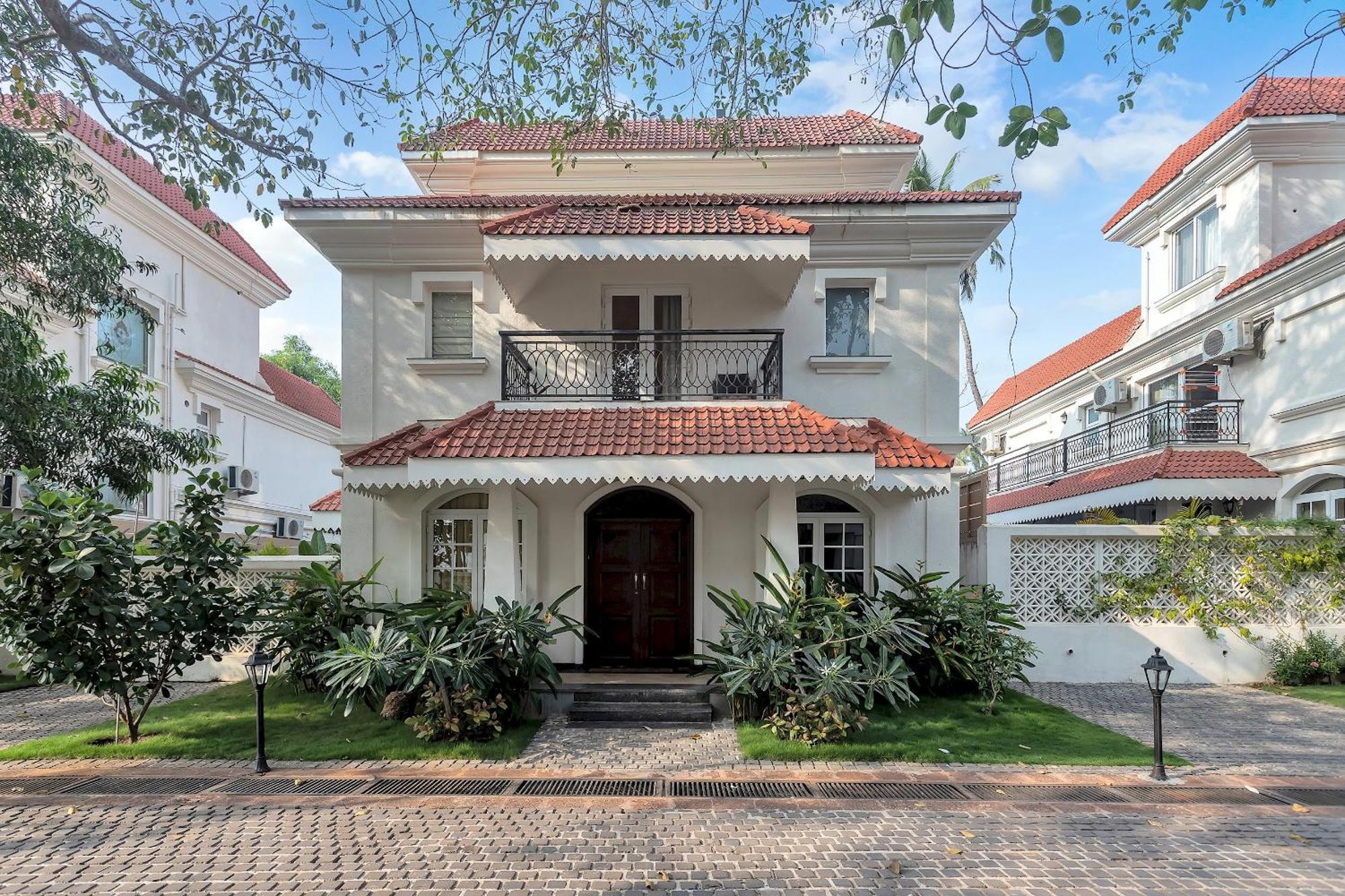 Villa Firefly By Tisyastays Nagoa Exterior photo